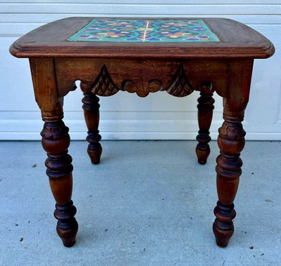 Mesa auxiliar Catalina años 30 con inserción de azulejos, 4 azulejos n.º 255 — Renacimiento Español / Misión Foto 1 de 4