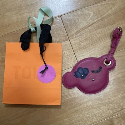 TOUS Bolso Dije Llavero Nombre Etiqueta Oso Motivo Accesorios Cuero Casi Como Nuevo FS JPN Foto 1 de 4
