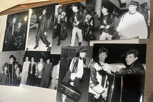 Lot of 8 Vintage Glossy Press Photo 7 x 9 Photographs New Kids On The Block #3 - Picture 1 of 5