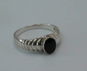 Vintage schwarzer Onyx & Sterlingsilber Ring Ovalschliff gestempelt 0,925 Größe 9 Pinky Ring - Bild 1 von 7