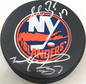 Michael Peca & Shawn Bates Signed Autograph New York Islanders NHL Puck - COA - Picture 1 of 1