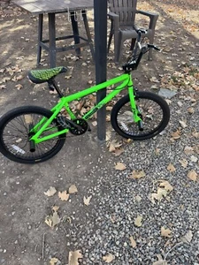 Haro F5 Bmx Bike - Picture 1 of 10