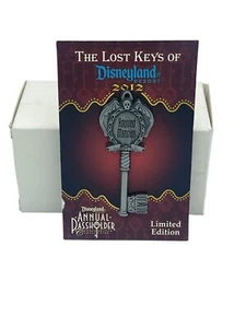 EDICIÓN LIMITADA DISNEY PIN 2012 LOST KEYS OF DISNEYLAND HAUNTED MANSION - Imagen 1 de 2