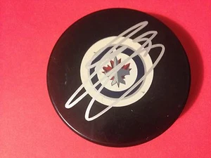 Disco firmado Evander Kane Jets con soporte - Imagen 1 de 1