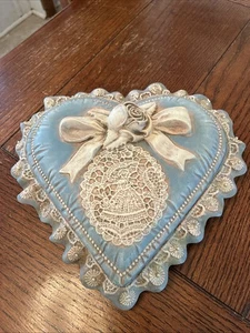 Vintage Provincial Victorian Box Heart Shaped Lace Pattern - Picture 1 of 13