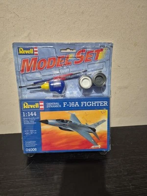 Revell 04006 F-16A Fighter (D7) - Image 1 of 4