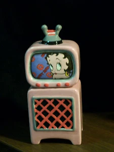 NEW BETTY BOOP TV SALT AND PEPPER SET MIB  - Picture 1 of 1