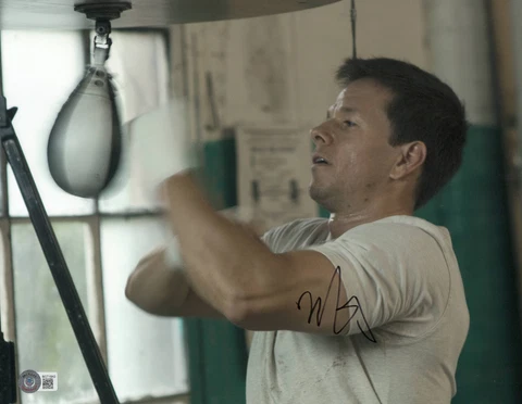 MARK WAHLBERG SIGNED AUTOGRAPH 11X14 PHOTO THE FIGHTER BAS BECKETT Cover