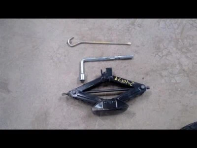 FORENZA   2006 Jack 1116621 - Image 1 of 4