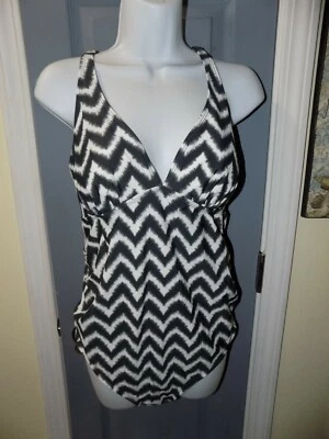 Liz Lange Maternity Swim Suit Chevron Gray White Print Bunched Size M NWOT - Image 1 of 3