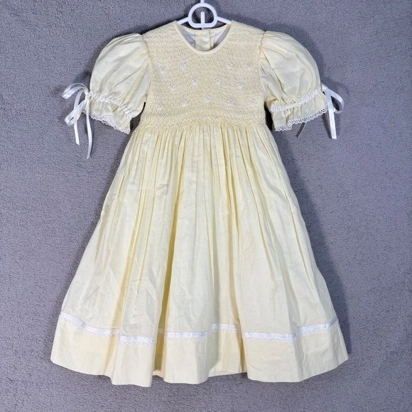Strasburg Smocked Yellow Cotton Dress Girls 2Y Puff Sleeve Lace Trim Bow Back - Image 1 of 4