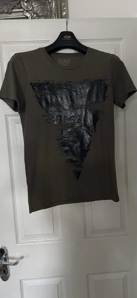 Guess T Shirt Size S - Image 1 of 1