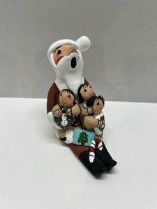 Jemez Pueblo Hand Made Clay Santa Storyteller Four Children Diane Lucero Signed - Picture 1 of 9