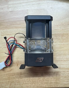 Swiftech Maelstrom D5 PWM V2 Reservoir Pump Combo - 100mm - Afbeelding 1 van 6