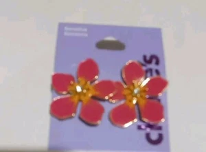 Pendientes Flor Esmalte Rosa Claire's Aprox 1.25" - Imagen 1 de 5