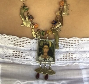 Kahlo Frida Soldered Glass Pendant Necklace Milagro Handmade - Picture 1 of 6
