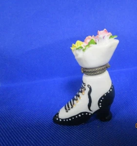 Victorian Trinket Box boot /Shoe Black and White with Basket of Colorful Roses. - Picture 1 of 11