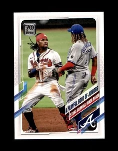 2021 Topps #61 Un giocoso attacco di juniores - Foto 1 di 2