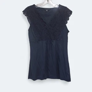 Camiseta sin mangas Banana Republic con ribete de encaje para mujer pequeña azul marino cuello sin mangas - Imagen 1 de 9