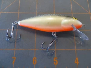 Salmo Floating Crankbait - Silverscale Orange Belly - 3 1/2 inch - Picture 1 of 4