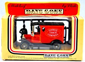 Furgoneta LLEDO DIECAST FORD Modelo T en librea de la compañía COOKIE COACH + 3 FIGURAS SIN USAR, EN CAJA - Imagen 1 de 16