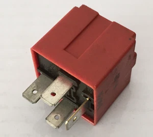 Relé rojo Saab Vauxhall Opel 2005-2015 4 pines GM multiuso 819 12V 40A 24438887 - Imagen 1 de 12