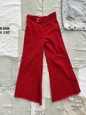 Llamaradas de pana roja Mary Hayes of California vintage años 70 hechas en unión Foto 1 de 4