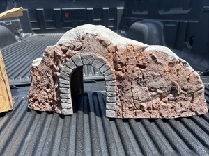 VINTAGE “VILLAGE MOUNTAIN TUNNEL” - 1994 - 5258-2 - DEPT 56 - RETIRED IN 2000 - Picture 1 of 9