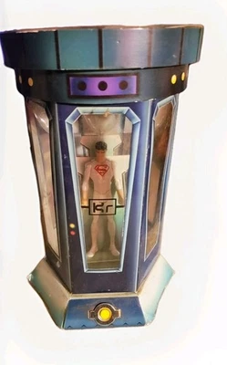 DC Comics Young Justice Superboy Figure Inside Cloning Chamber - Image 1 of 4