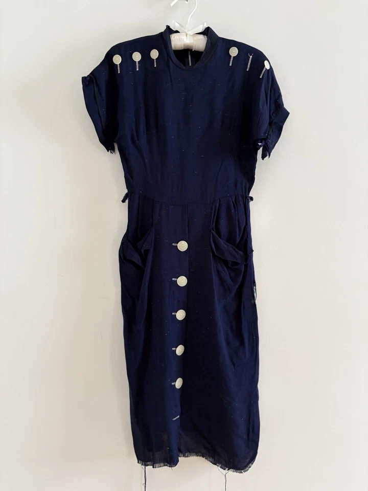 Винтажный 1940-х темно-платье с пуговицами, средней длины, размер маленький - Изображение 1 из 4