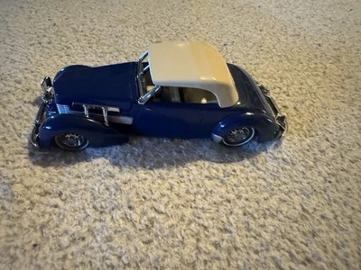Matchbox Dinky 1937 cord 812 sedan 1/43 Scale MINT Original plastic case -No Box - Image 1 of 4