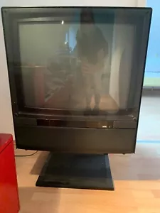LOEWE Art 70-100 Design Röhrenfernseher 100 Hertz " Art Vision" - Bild 1 von 4