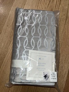 Pottery Barn Kids AMELIA VELVET Crib Skirt CRIBSKIRT Nursery NEW - Picture 1 of 2