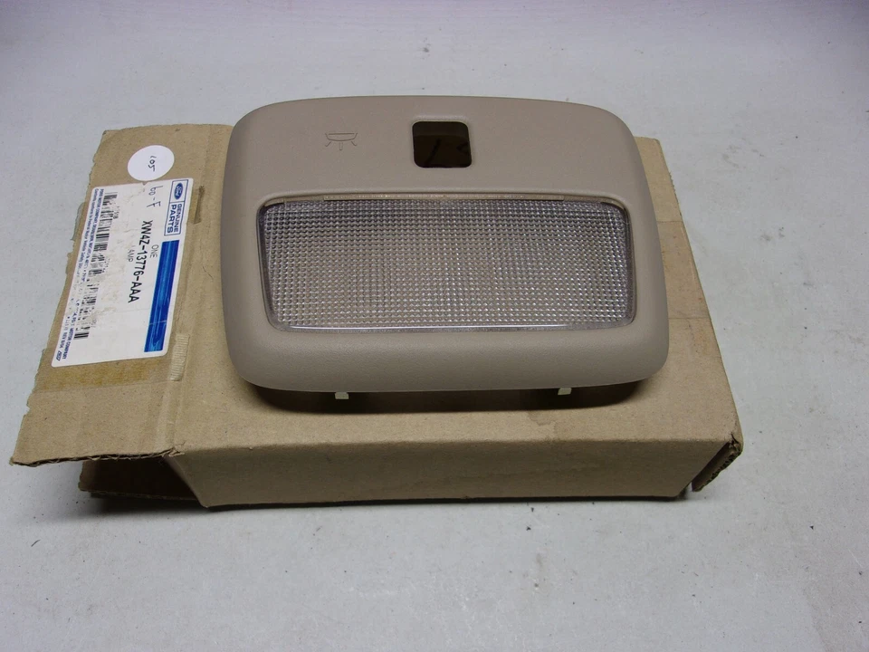 Conjunto de lente de lámpara domo original Ford OEM XW4Z-13776-AAA Lincoln LS Foto 1 de 3