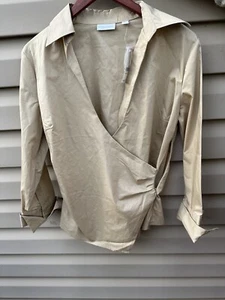 New York & Company Damen Camel Langarm Bluse M Brandneu "V-Ausschnitt - Bild 1 von 4