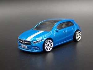 Modelo De Coche De Colección A Escala 1:64 MERCEDES BENZ Clase A Azul 2018-2025 - Imagen 1 de 7