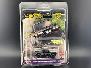 Hot Wheels Datsun King Cab Baja su Misura Terra Trek FPY86-961 C 1/64 Chase - Foto 1 di 1