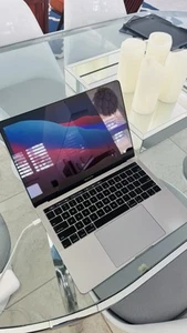MacBook Pro 13-Inch, 2019, Four Thunderbolt 3 ports Processor: 2.4 GHz Quad-Cor - Picture 1 of 4
