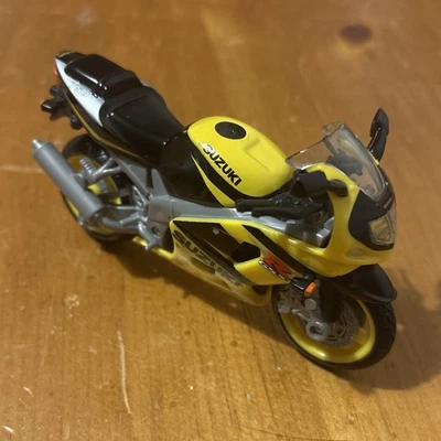 风火轮 铃木 GSXR 750 1: 18 Moto 47118 摩托车 GSR-750 - 黄色 — 第 1/4 张图片
