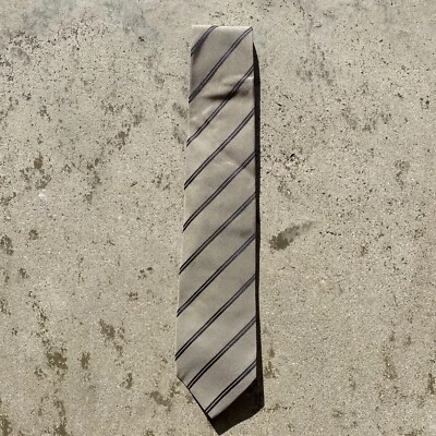 Vintage Gucci Men's Beige Silk Tie with Brown Stripes Flaws Made In Italy - Image 1 of 4