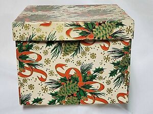 TRUE Vintage Christmas Gift Box Pine Cones