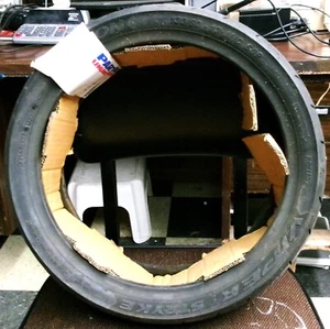 NOS- Scooter Tire, Avon Tyres Viper Stryke AM63, 130/60-13 6P #2362511 - Picture 1 of 13