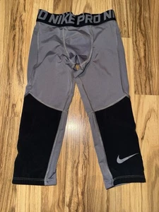 Nike Pro Trainingshose Jungen XS grau Tights Kompression Baselayer Capri - Bild 1 von 6