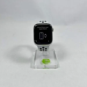 Apple Watch Series 7 45 mm débloqué acier inoxydable argenté MKJD3LL/A - Photo 1 sur 8