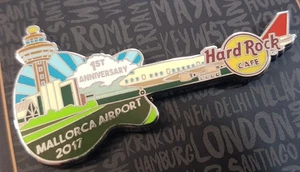 GUITARRA AVIÓN 1er ANIVERSARIO MALLORCA AIRPORT SHOP 2017 Hard Rock Café PIN LE - Imagen 1 de 1