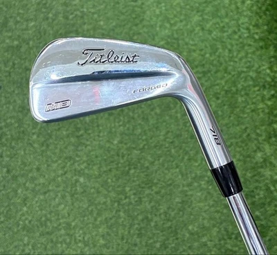 Hierro Titleist 718 MB 5 AMT TOUR BLANCO S200 27° para diestros Foto 1 de 4