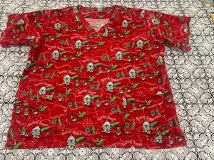 Uniform Advantage UA Scrub Top Medium XL Surfin' Santa Reindeer Christmas Red - Picture 1 of 14