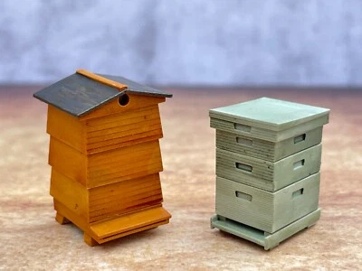 TINY TOWN HOBBIES Mixed Bee Hives Garden Apiary 1:32 Model Railway Gauge 1 Scenery Decoration