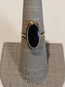Vintage Onyx Oval Signet Ring 10k Yellow Gold 2.5 Grams, Size 6.5 - Picture 1 of 9