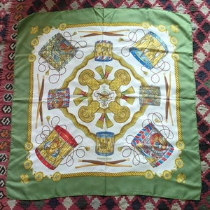 HERMES Carre 90 Schal LES TAMBOURS Seide grün mit Etikett ohne Karton gebraucht. - Bild 1 von 10